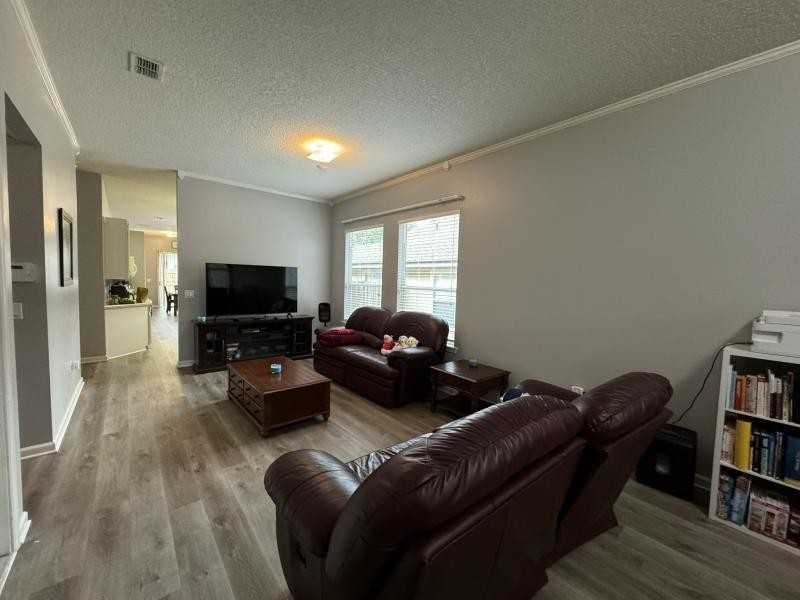 724 Timbermill Ln - Photo 3 of 10