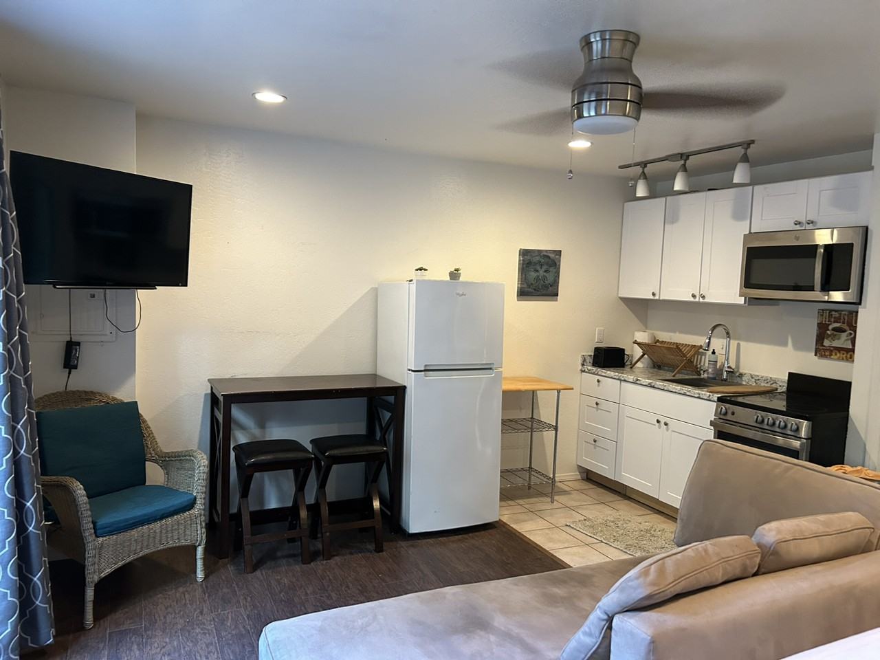 272 Santa Monica Way - Photo 3 of 15