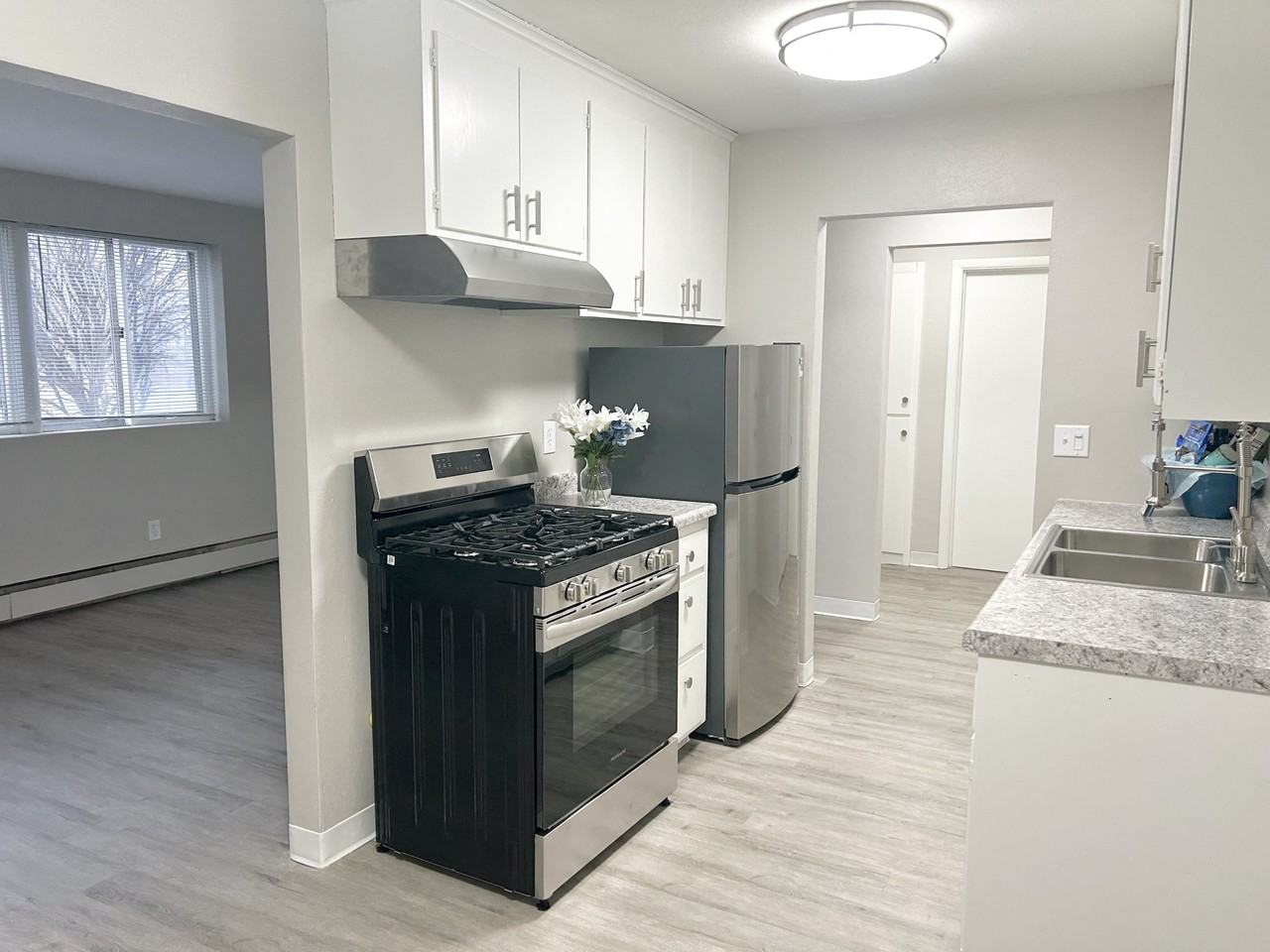 Richfield Square Apartments - Photo 6 of 32