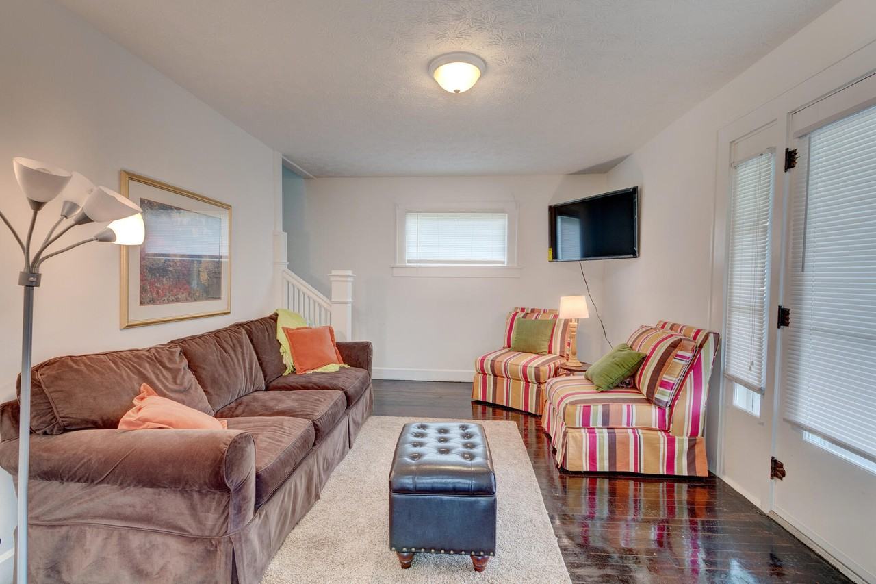 Dett St & Sprague St #2B - Photo 2 of 34