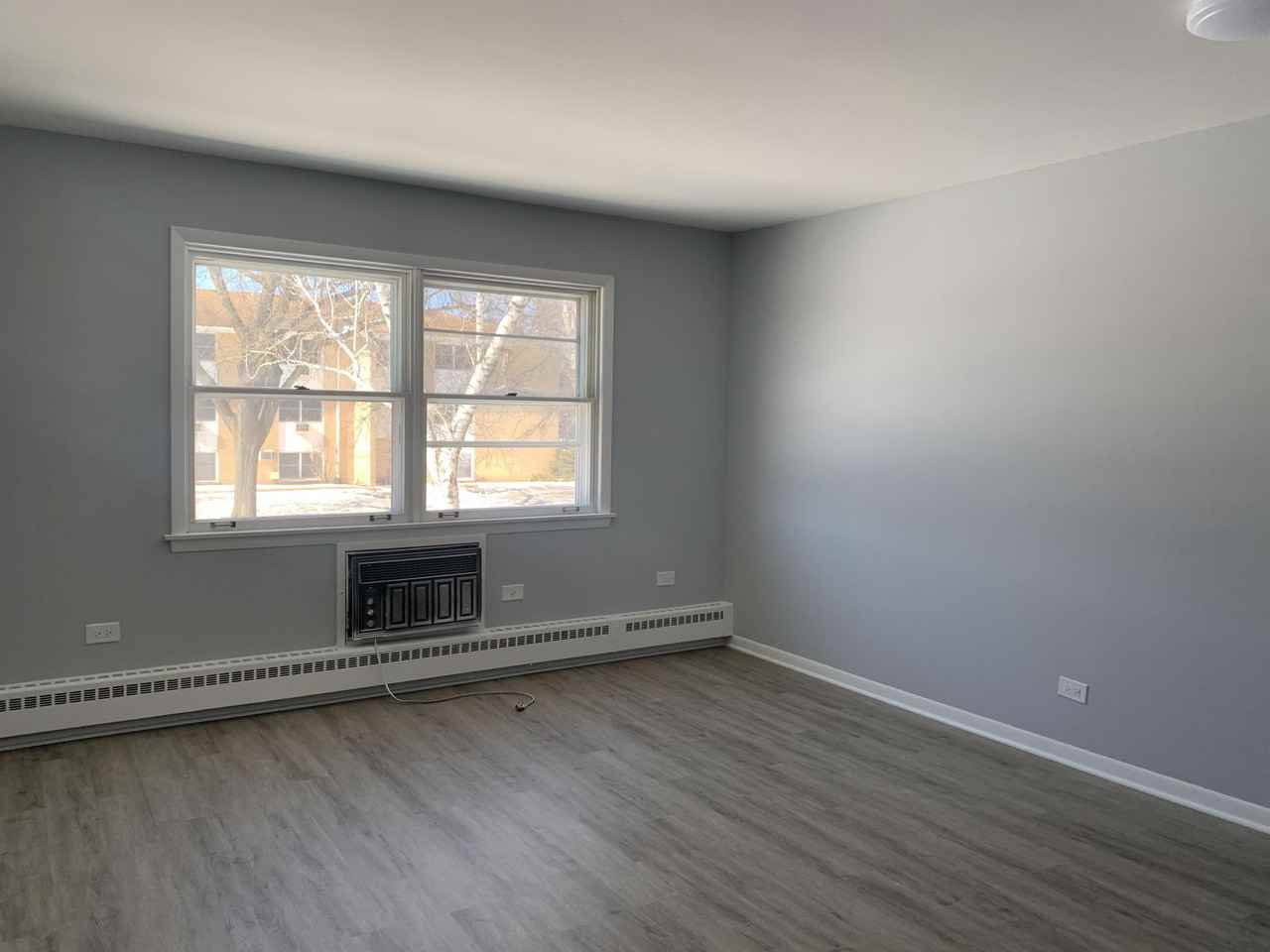 392 Executive Drive - Photo 2 of 5