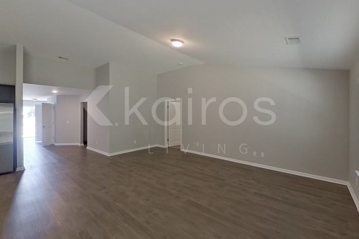 114 Bluff Rd - Photo 2 of 21