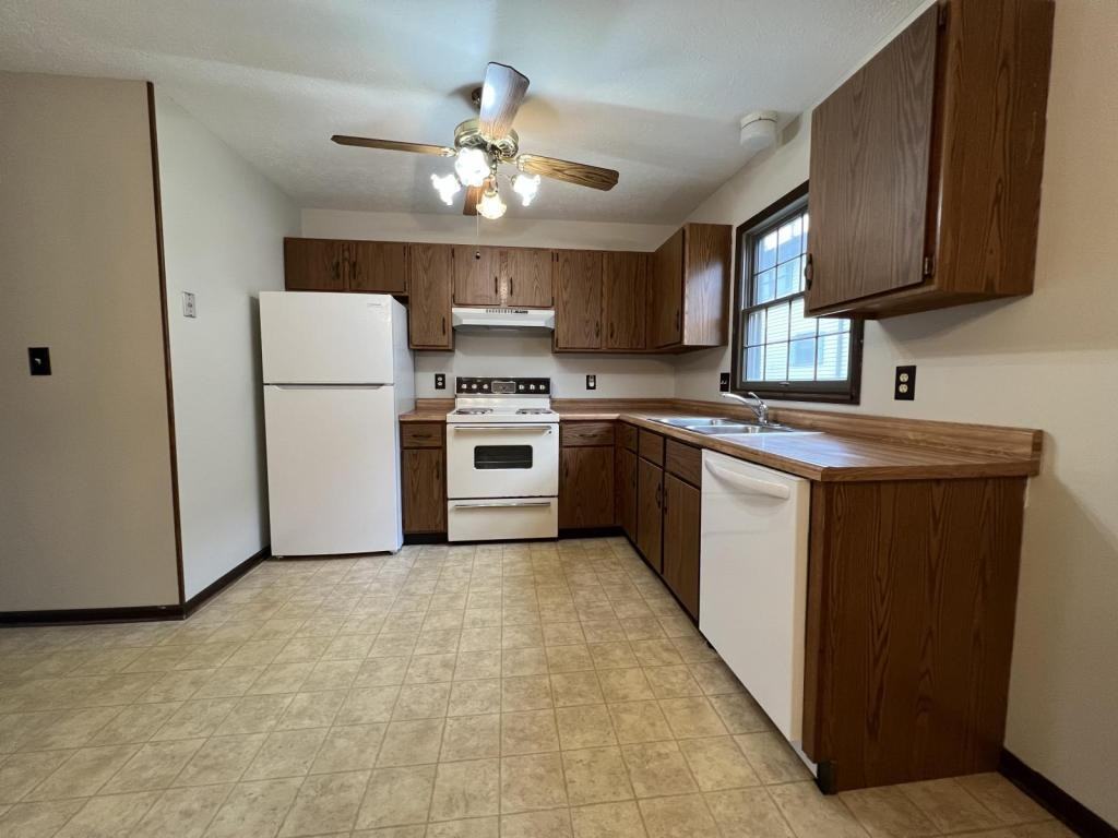 6022 Applecrest Ct - Photo 6 of 15