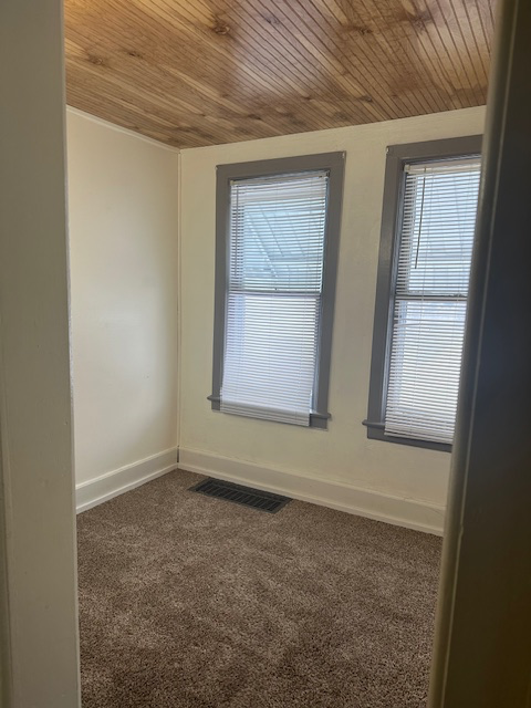 1319 13th Ave - Photo 4 of 9