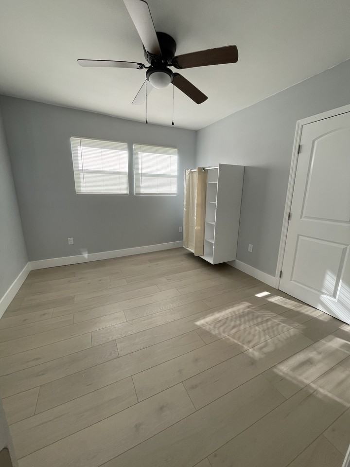 460 2nd St Sw #NA - Photo 3 of 18