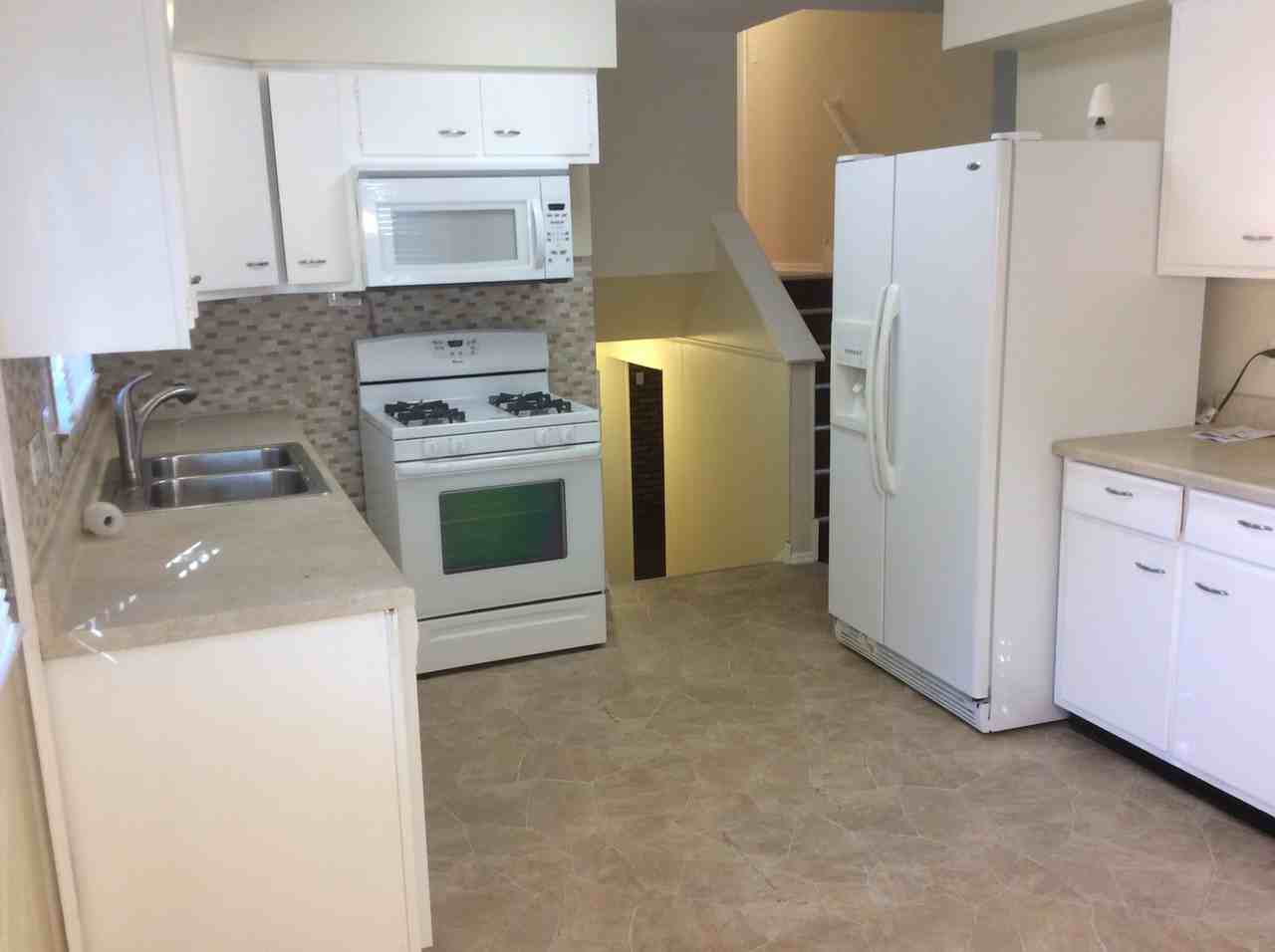 15112 Ridgeway Ave - Photo 3 of 25