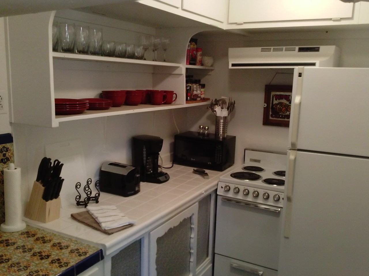 2395 Eastlake Dr - Photo 2 of 13