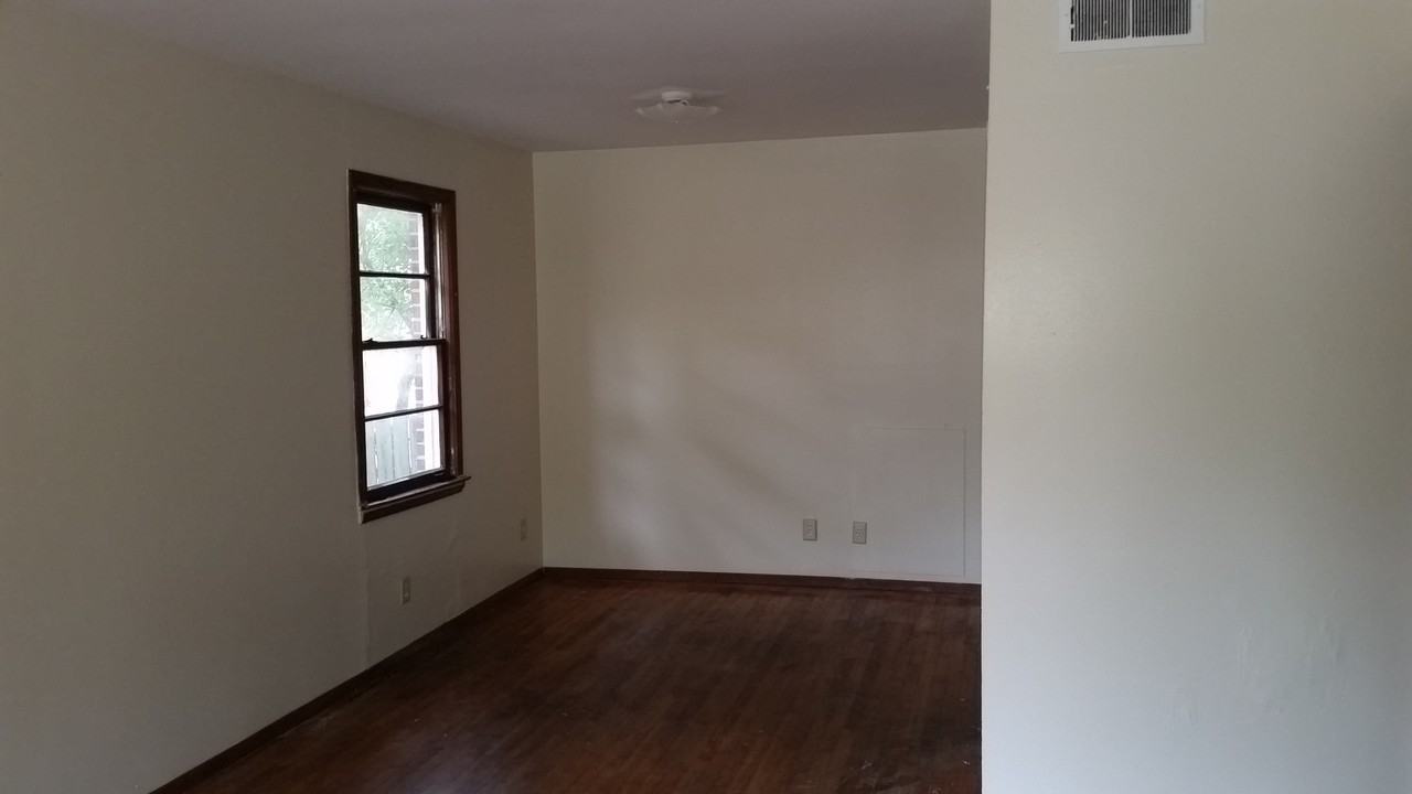 1616 Oberle Rd - Photo 2 of 7