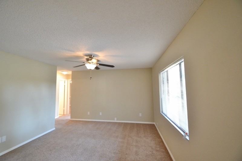 3611 Oakbark Ln - Photo 2 of 11