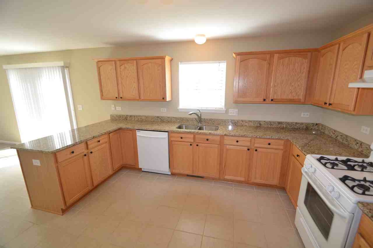 1110 Walker Ct - Photo 3 of 11