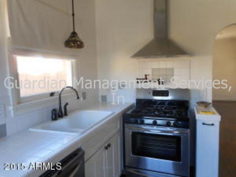 1326 W Culver St - Photo 2 of 14