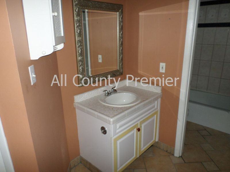 2514 Lemon Tree Ln - Photo 2 of 2