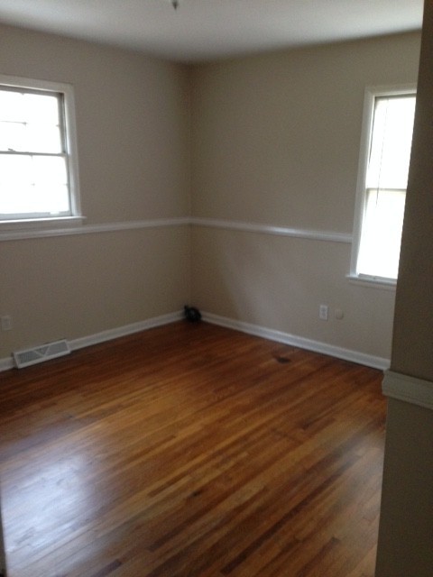 513 Rosewell Lane - Photo 4 of 12
