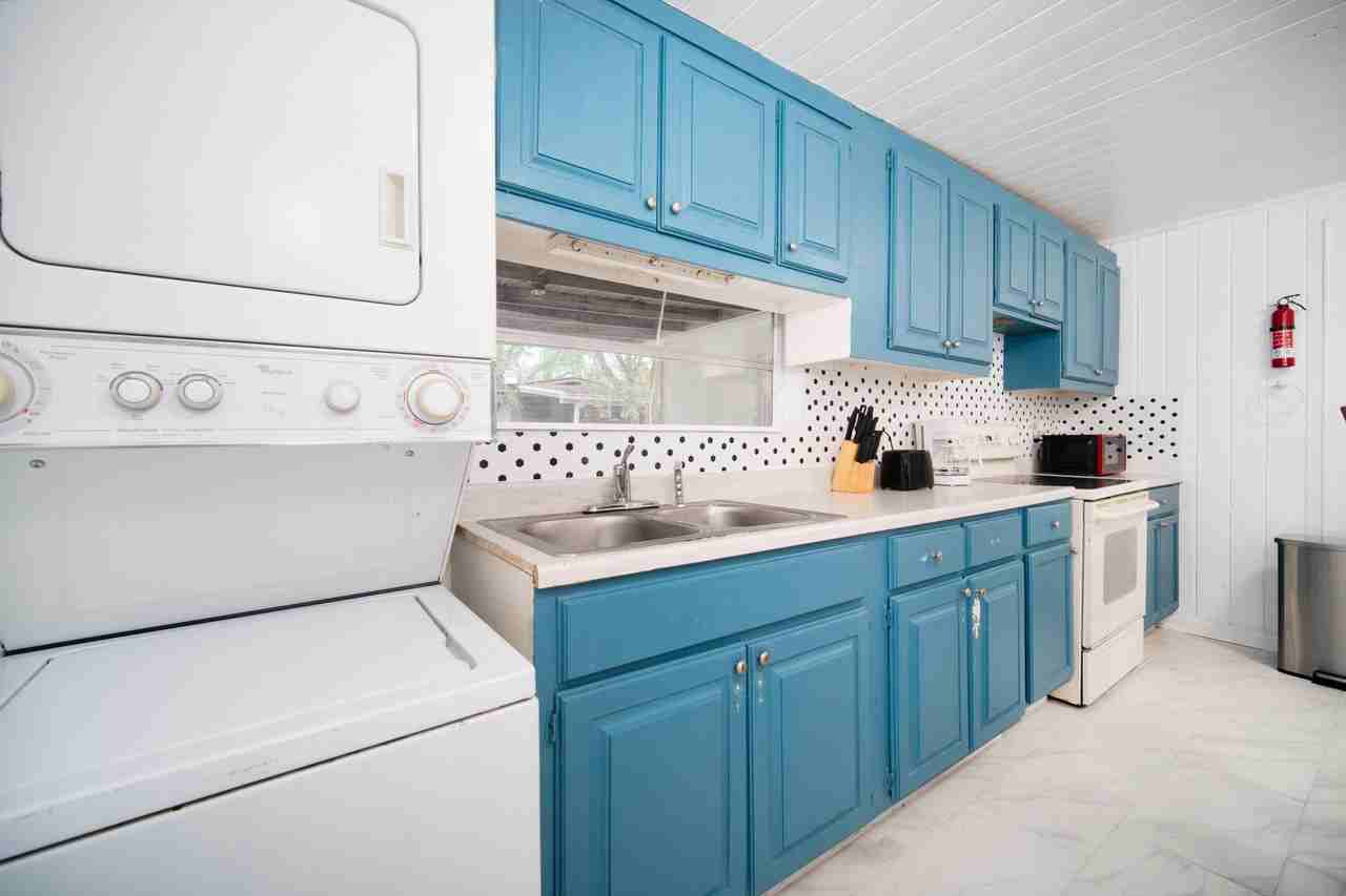 Brookhaven Dr - Photo 7 of 14