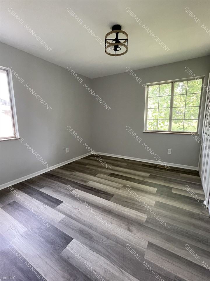 3501 Ridgecliffe Dr. - Photo 3 of 11