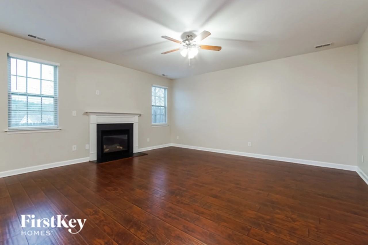 160 Oak Alley Trl - Photo 2 of 13