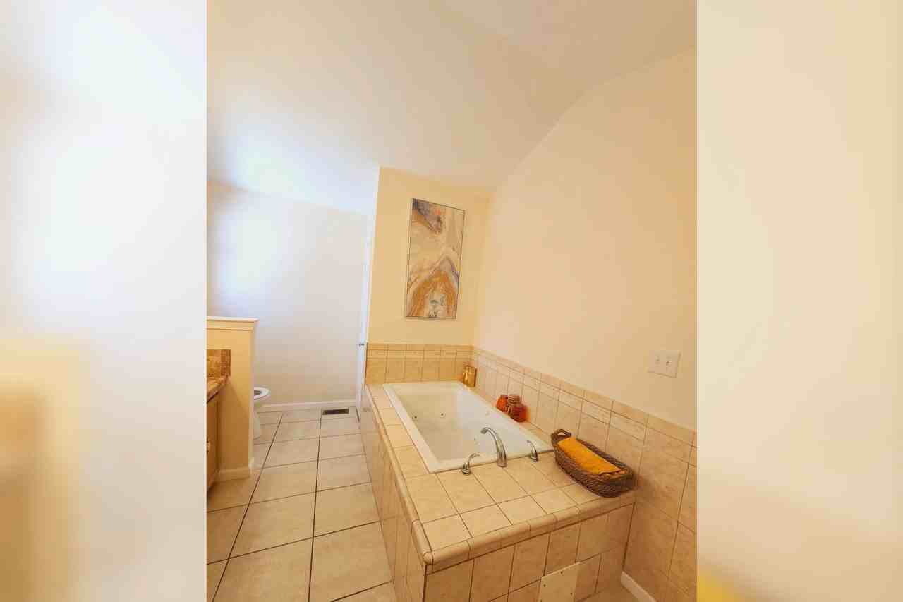 49 Oakton Dr - Photo 3 of 25