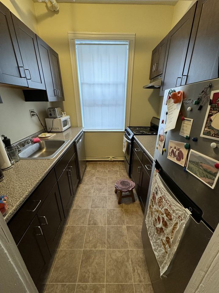 165 Kelton St #2 - Photo 4 of 15