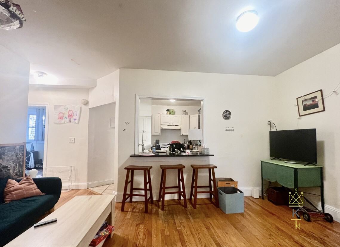 62 Egmont St #1 - Photo 4 of 20