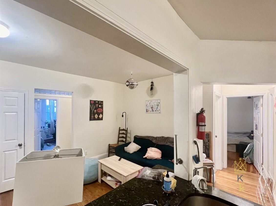 62 Egmont St #1 - Photo 5 of 20