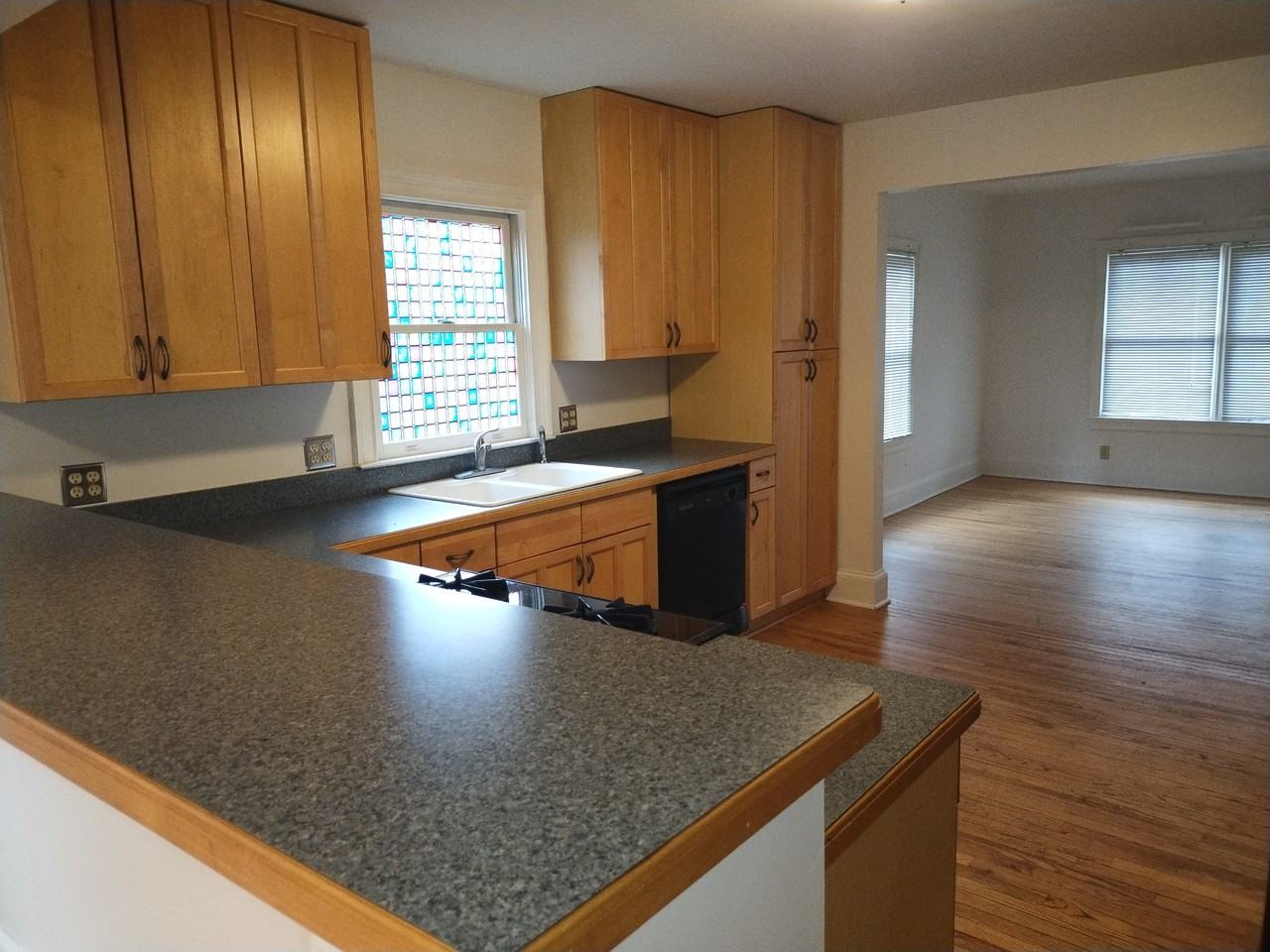 2395 Glynn Dr Se - Photo 3 of 20