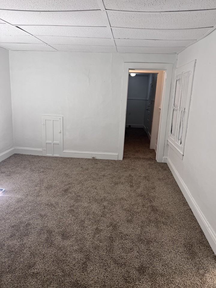 306 E 4th St #DOWN - Photo 3 of 6