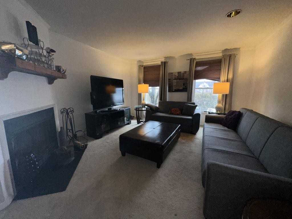 34 Washington Mews - Photo 3 of 7