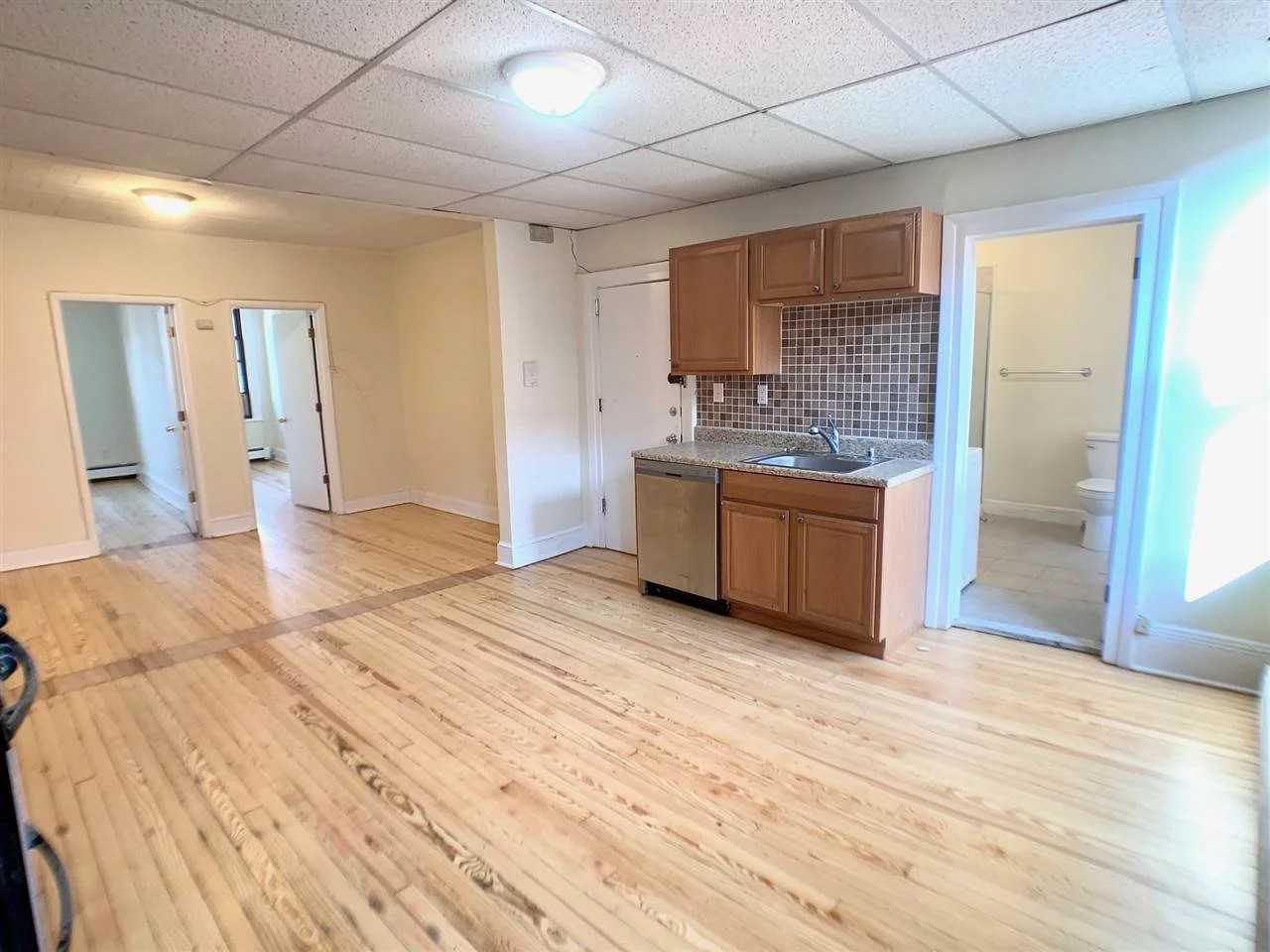 329 Grand St - Photo 7 of 16