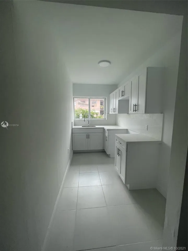 2622 Nw 24th St #2 - Photo 3 of 12