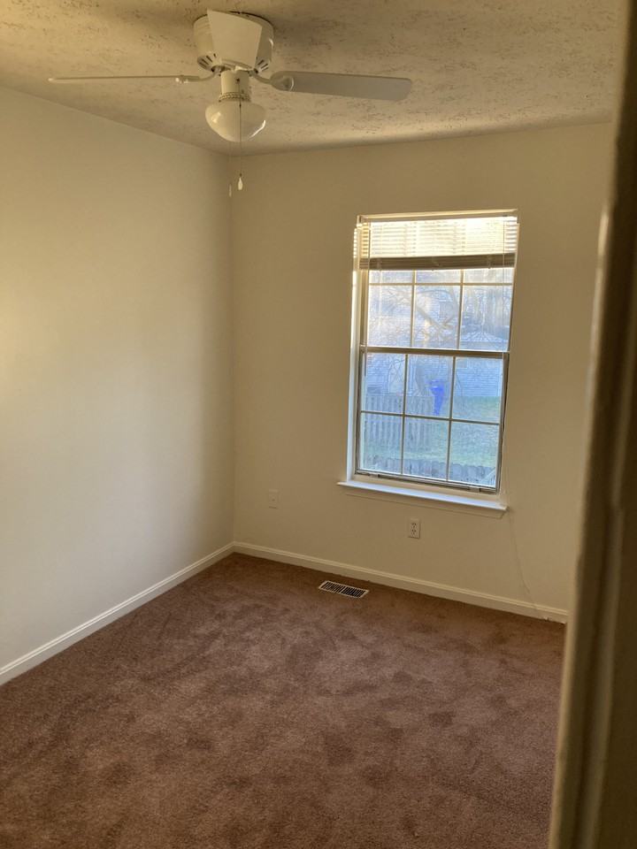 4197 Drake Ct - Photo 2 of 8