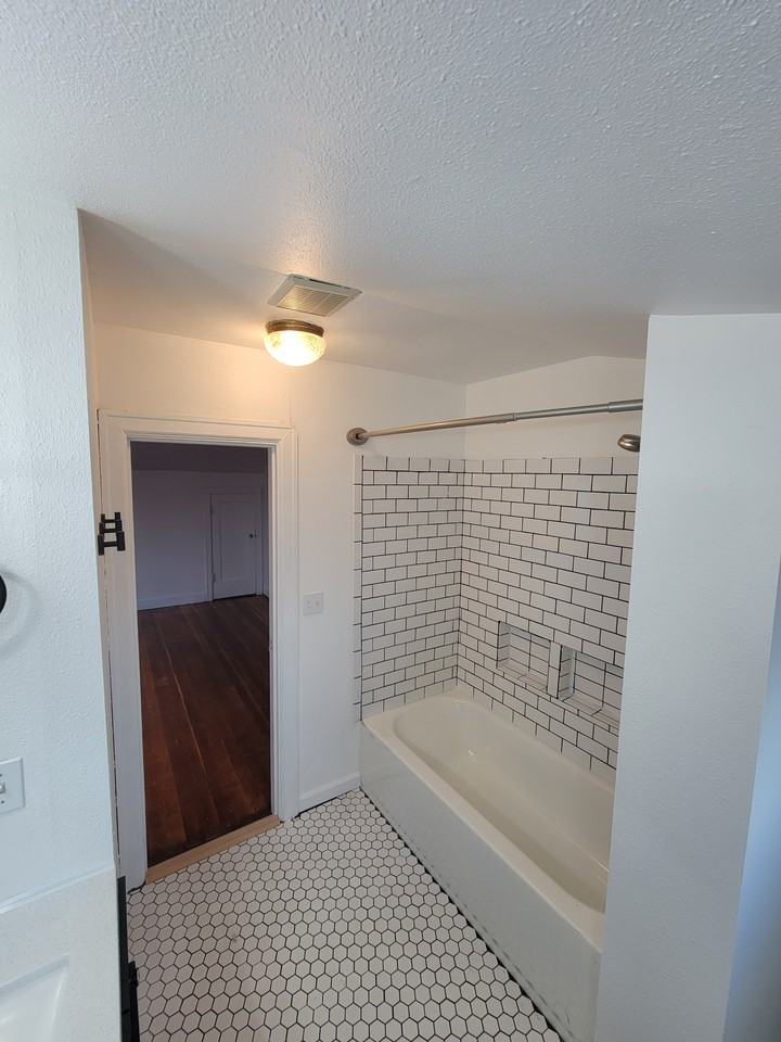 3706 Se 64th Ave #NA - Photo 3 of 18