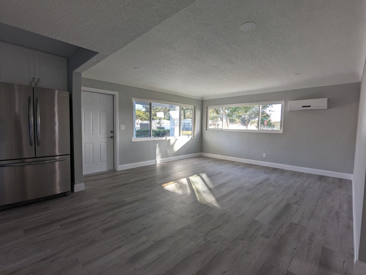 4300 Maple St Ne #NA - Photo 2 of 20