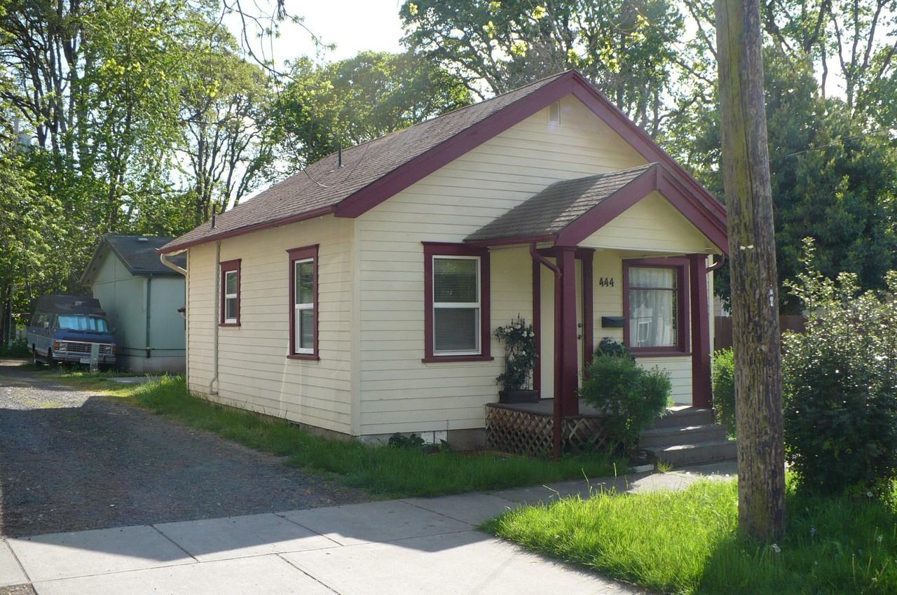 444 Jefferson Street Northeast - Photo 2 of 16