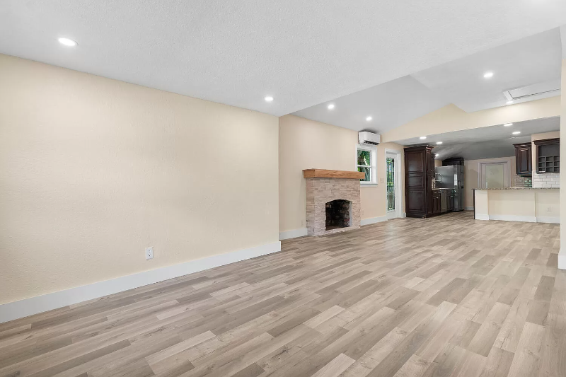 710 S Pine St - Photo 2 of 30