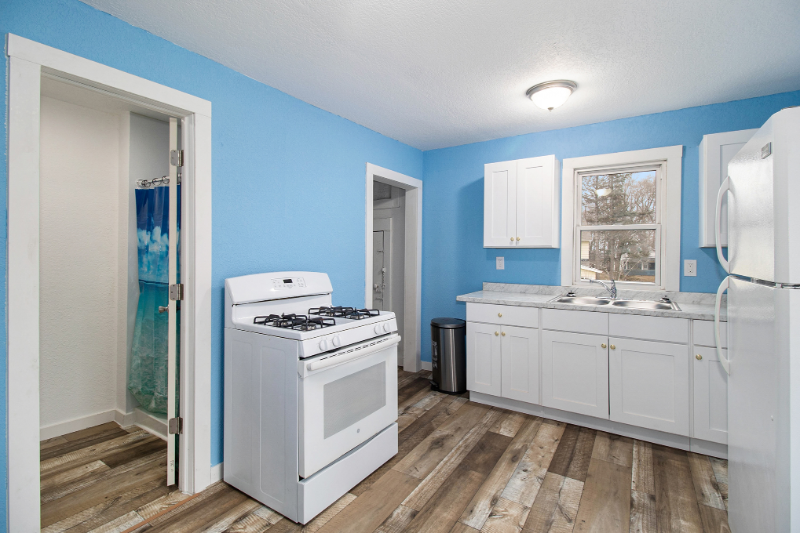 709 Steward Ave #4 - Photo 3 of 8