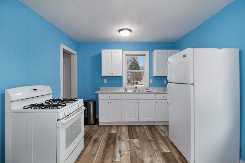 709 Steward Ave #4 - Photo 5 of 8