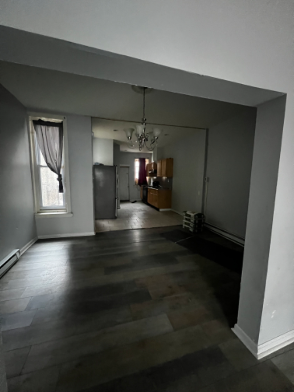 216 N Ramsey St - Photo 2 of 9