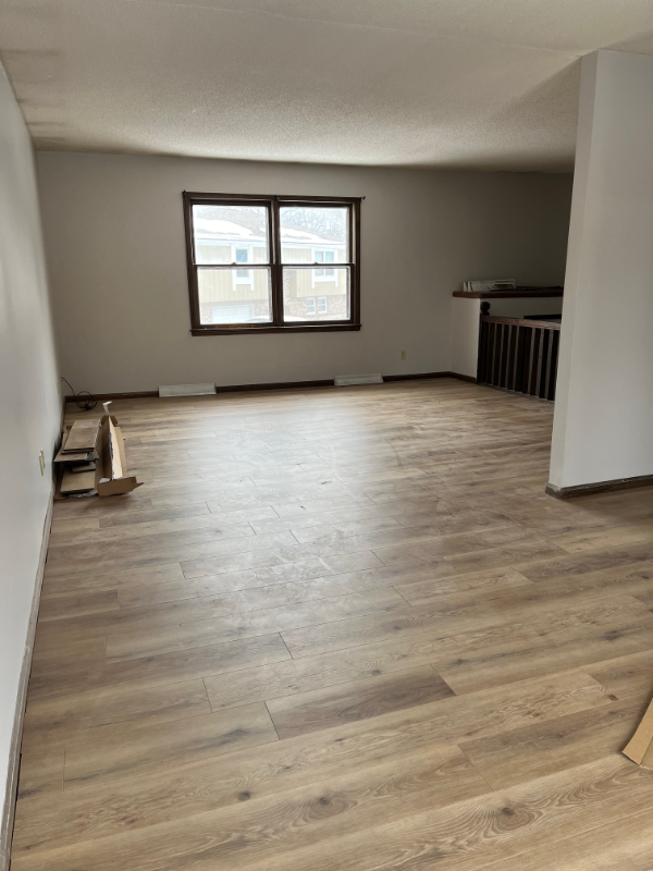 525 E Lacy St - Photo 2 of 7