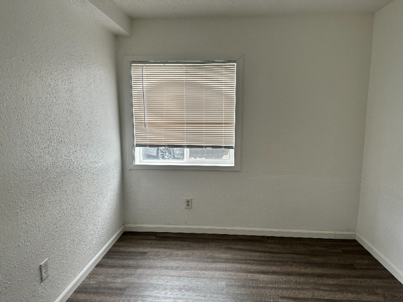 339 1/2 E Taylor St #A - Photo 2 of 6