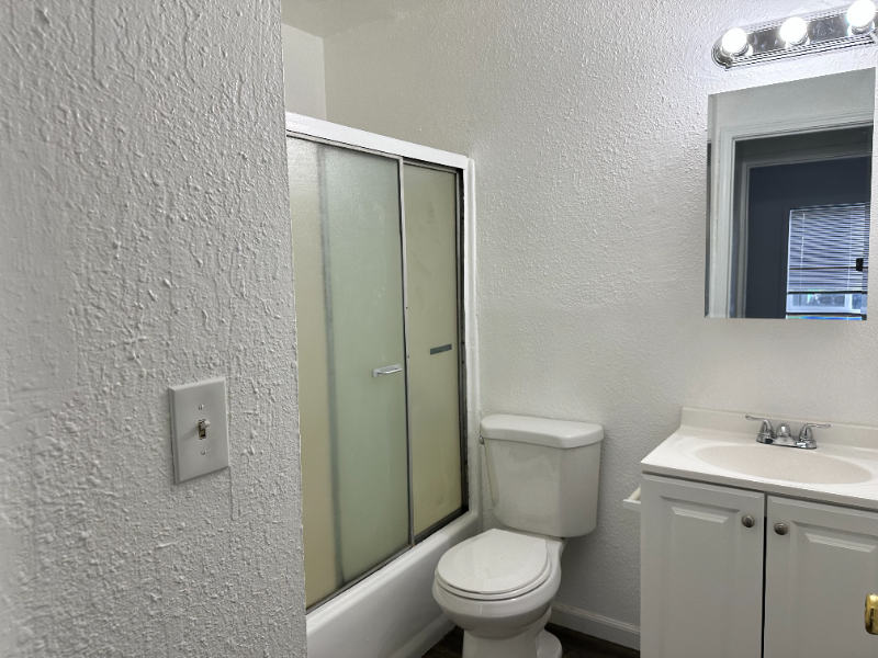 339 1/2 E Taylor St #A - Photo 3 of 6