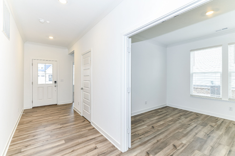 163 Edmund Cir - Photo 2 of 31
