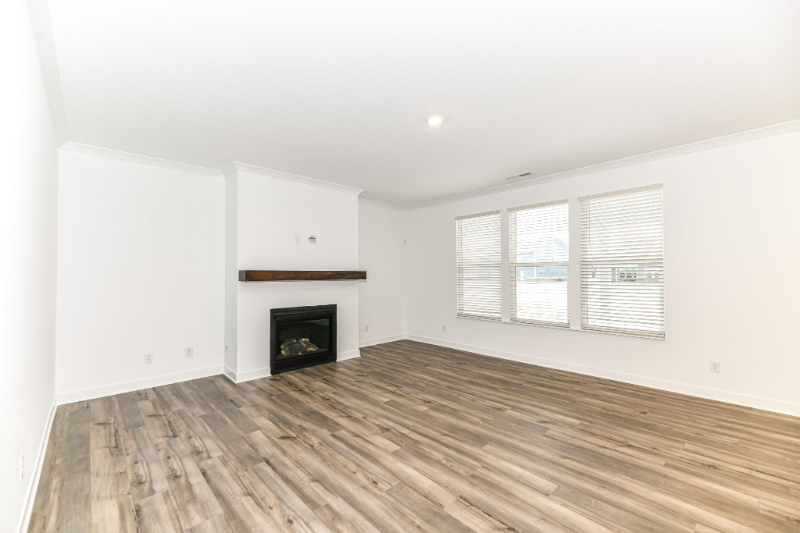 163 Edmund Cir - Photo 3 of 31