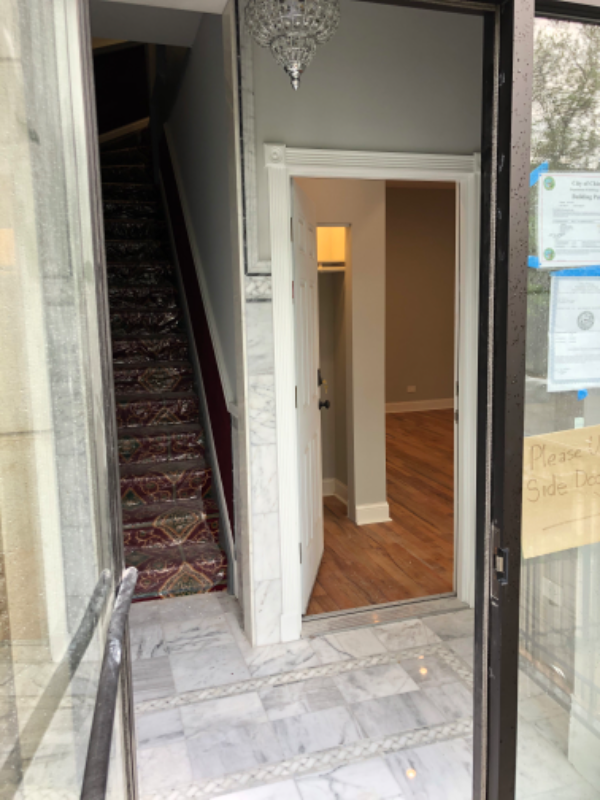 1826 W Erie St #1F - Photo 2 of 10