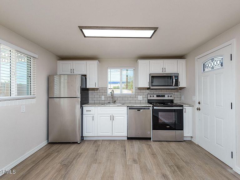 1620 W Taylor St #NA - Photo 2 of 9