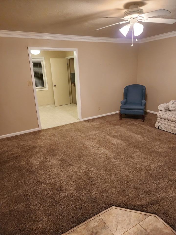 5065 S 300 W #1 - Photo 3 of 44