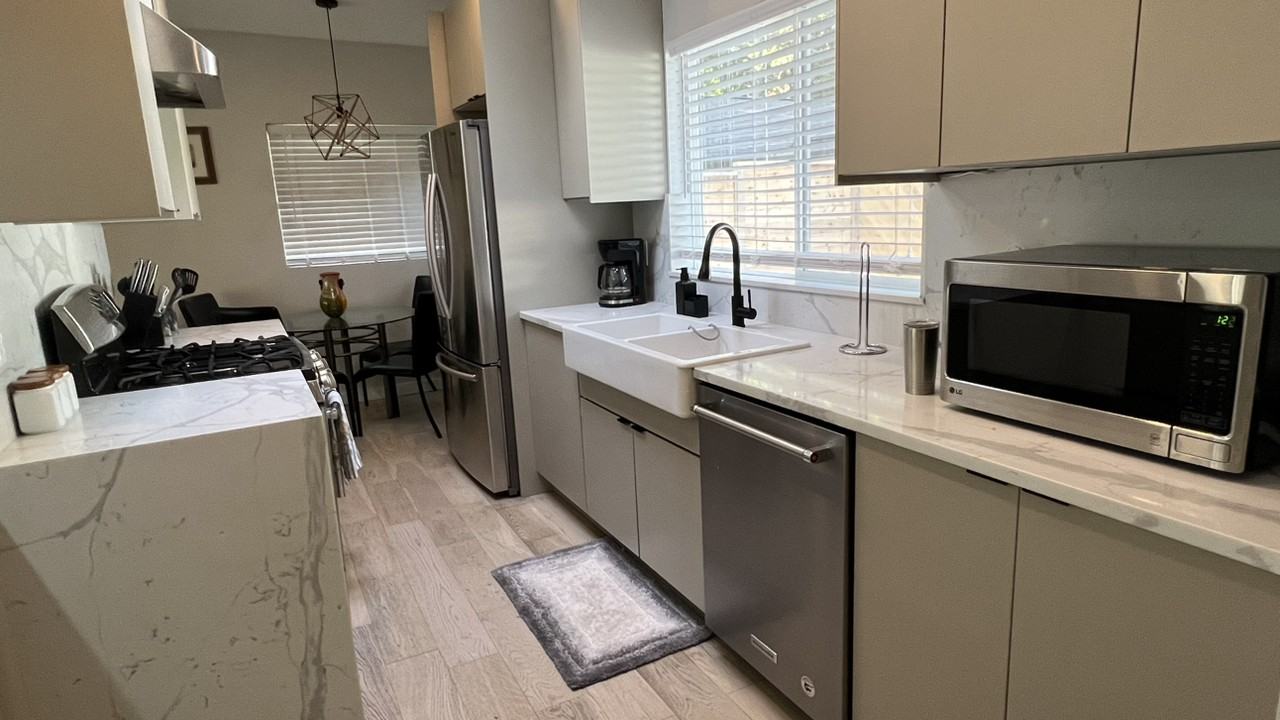 1451 Terrace Avenue - Photo 5 of 16