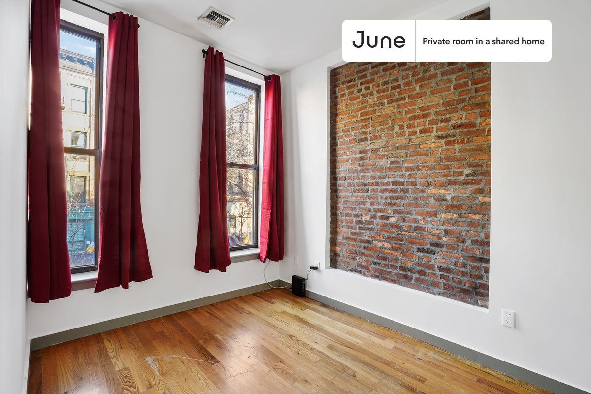 310 Tompkins Ave #A - Photo 2 of 15