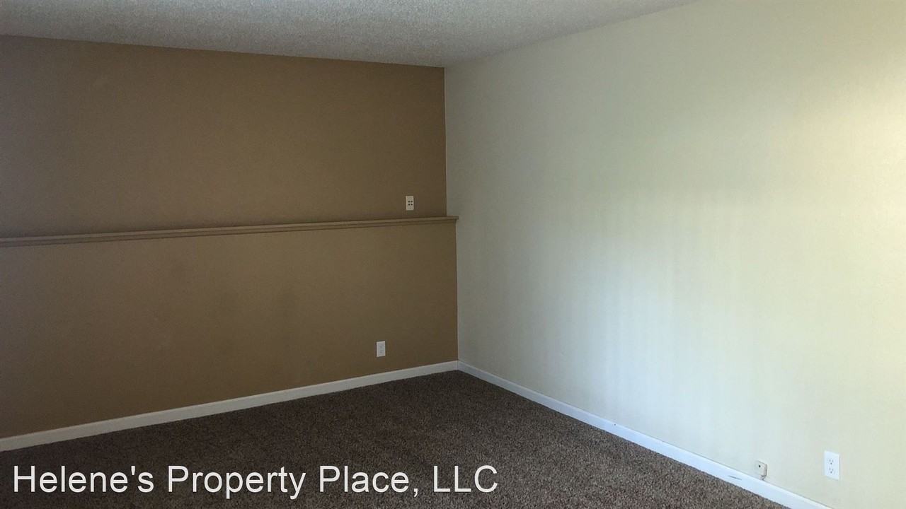 215-225 NW Tingley Court - Photo 2 of 26