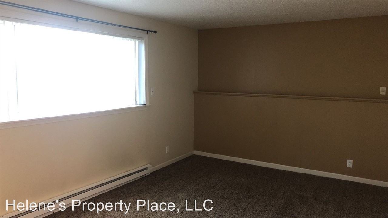 215-225 NW Tingley Court - Photo 3 of 26