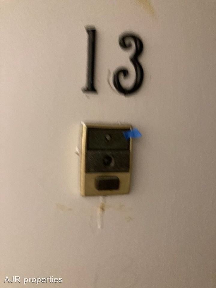 136 Bennett Ave - Photo 2 of 6